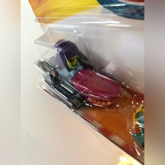 Hot Wheels Racer Verse 2-Pack: Skeletor & He-Man Masters of the Universe - NEW!! - Picture 5 of 5